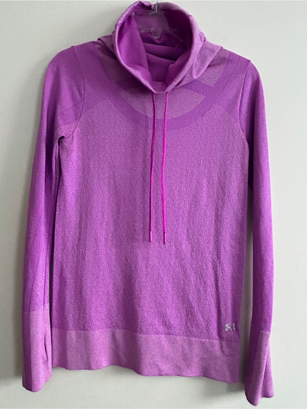 Under Armour Threadborne
Heatgear Funnel Neck Top With Thumbhole Sleeve
